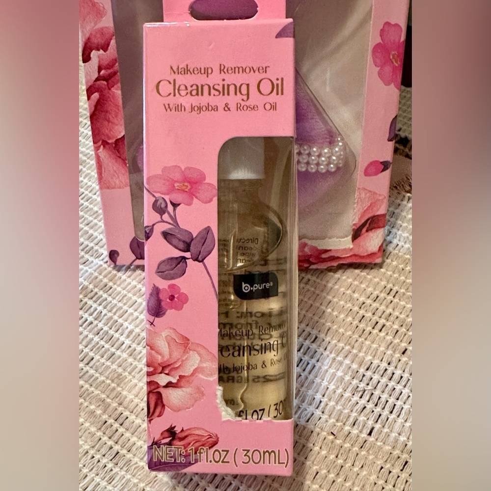 B Pure Makeup Removal Oil & 2pc Pearl Purple Makeup Puffs Set - Picture 2 of 6
